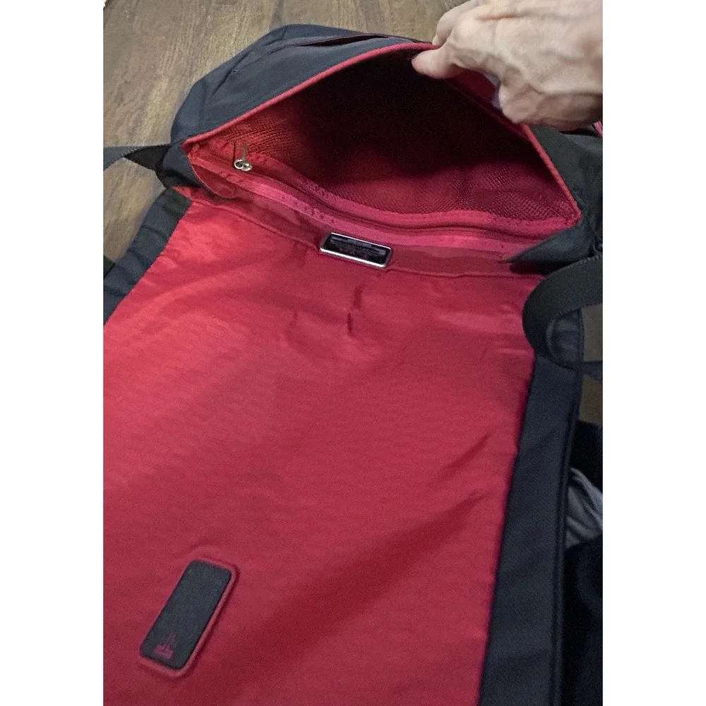 Tumi tech professional